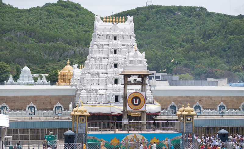 Manju Cabs offering reliable taxi service in Tirupati for Tirumala Temple darshan, local sightseeing, airport transfers, and outstation travel.